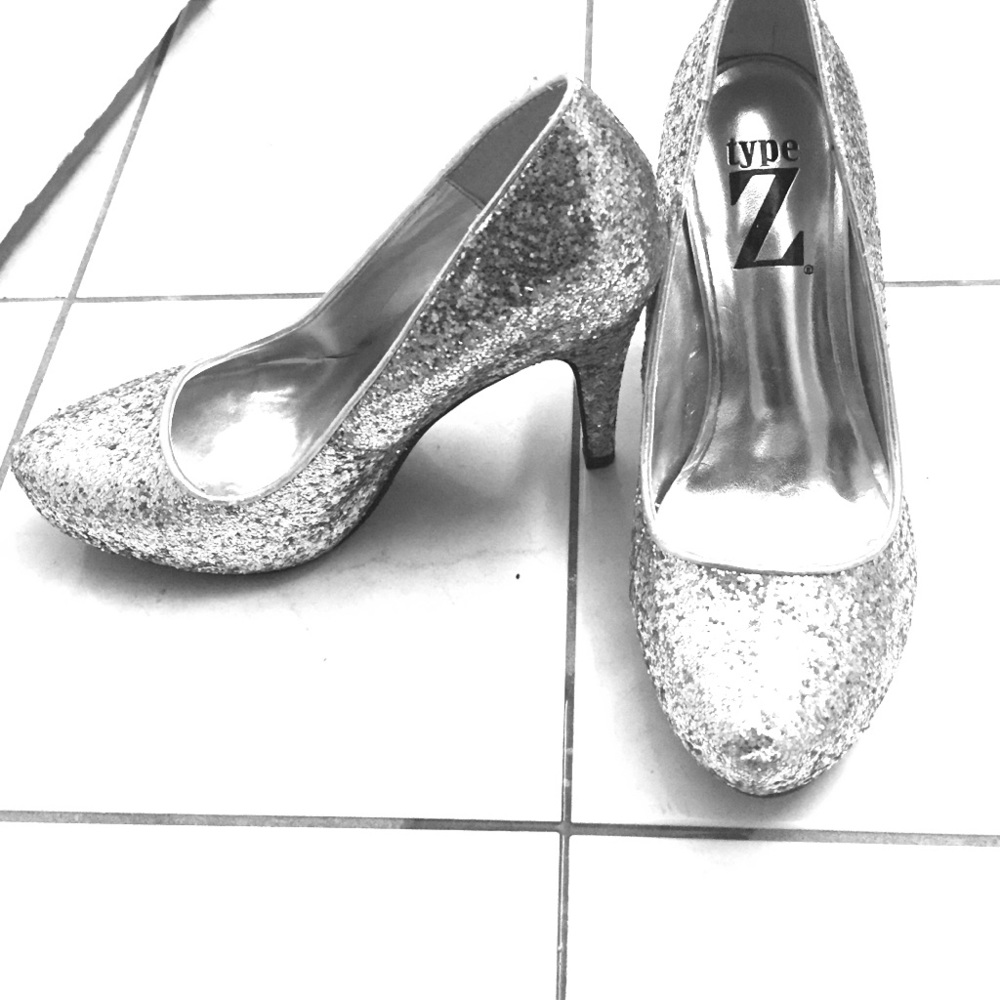 NWOT Type Z Sparkly Silver Heels 4 Inch